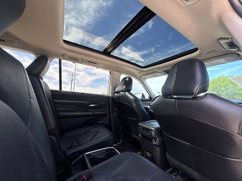 Used 2024 Toyota Grand Highlander AWD image 8
