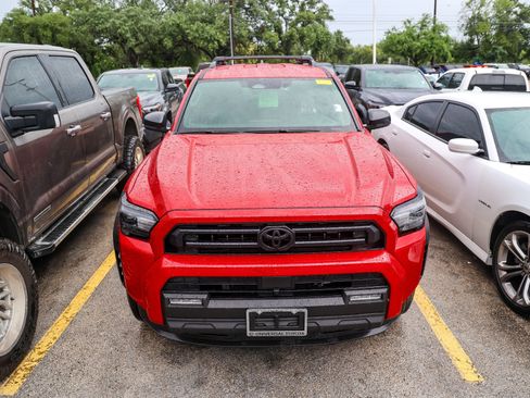 Used 2025 Toyota 4Runner SR5 RWD image 6