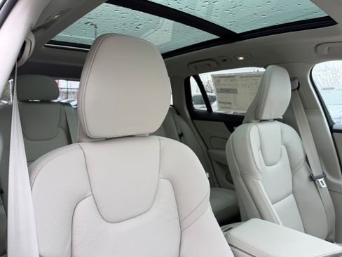 New 2026 Volvo V60 B5 Cross Country Plus w/ Protection Package Premier image 9