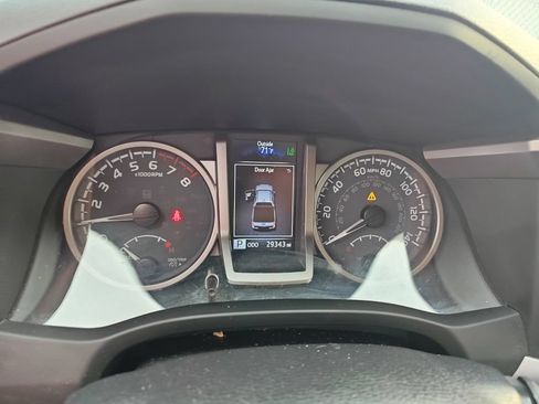 Used 2023 Toyota Tacoma SR5 AWD/4WD image 10
