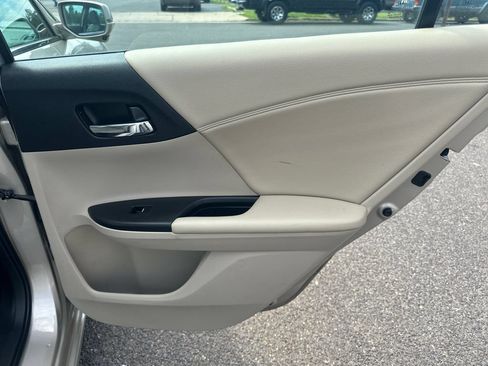 Used 2015 Honda Accord EX-L image 22