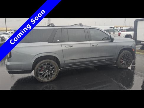 Used 2022 Cadillac Escalade ESV Sport Platinum w/ LPO, ONYX Package AWD/4WD image 15