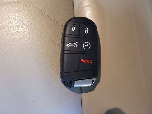 Used 2017 Dodge Durango GT w/ Nav & Power Liftgate Group image 32