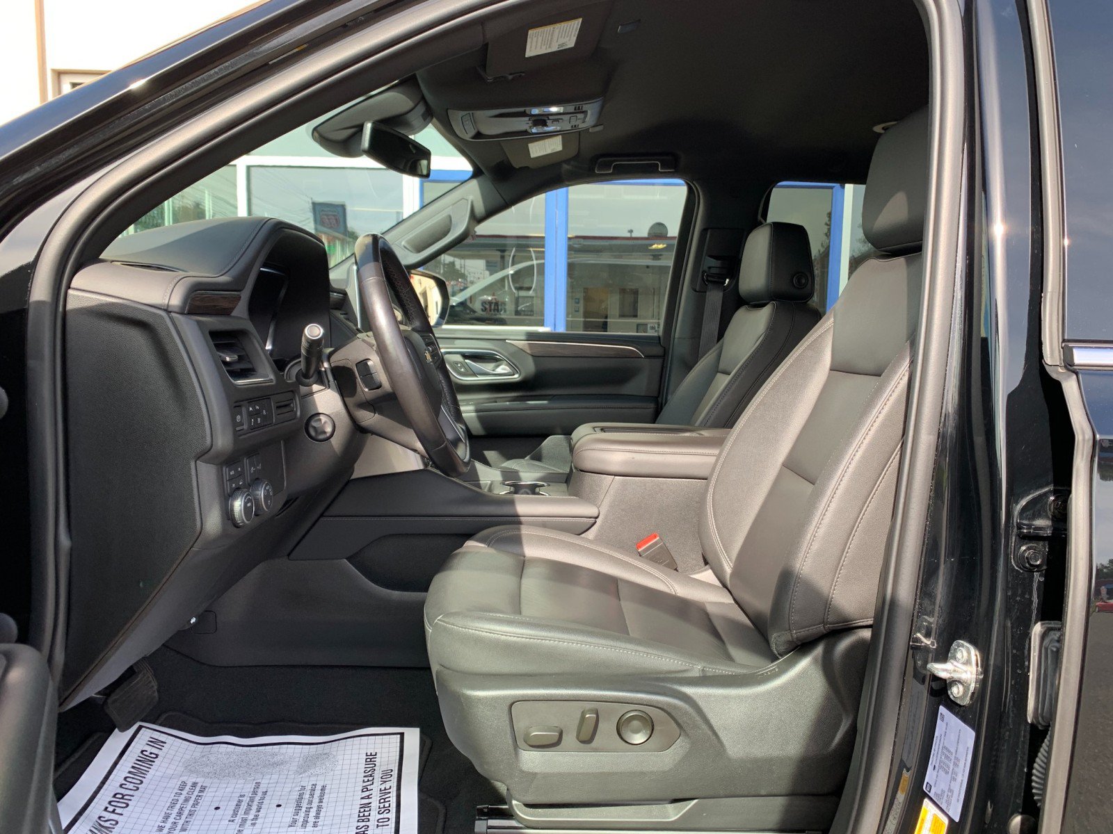 Used 2023 Chevrolet Tahoe LT w/ Luxury Package AWD/4WD image 11