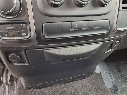 Used 2024 RAM 1500 Classic SLT image 9