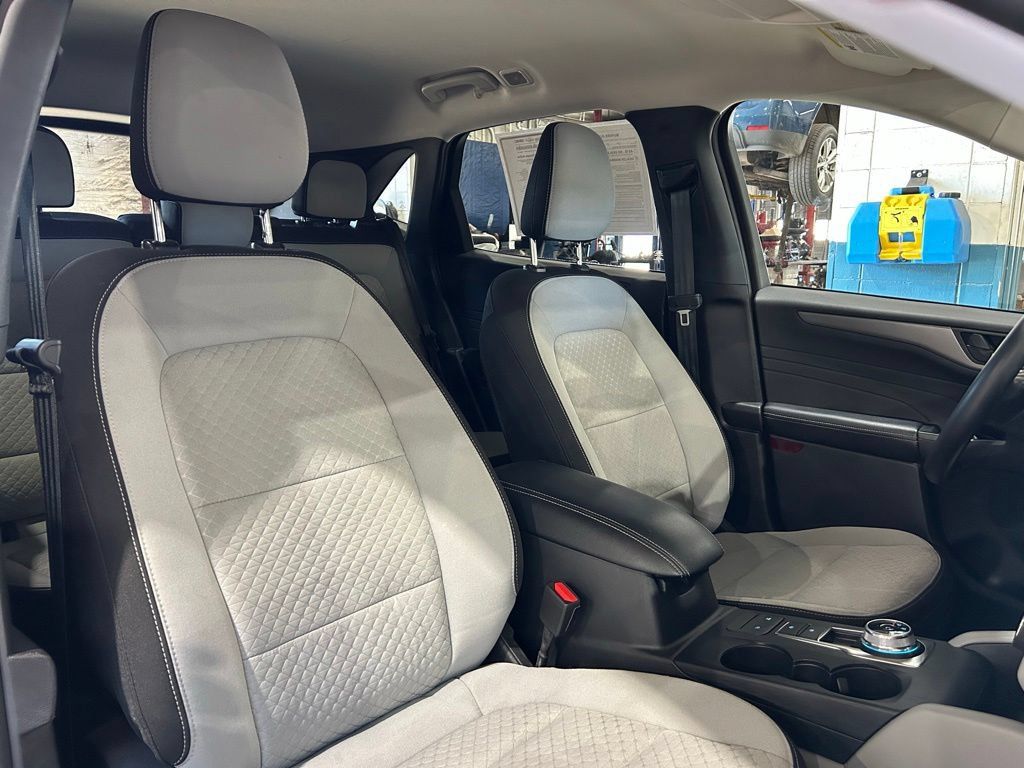 Used 2023 Ford Escape Active AWD/4WD image 38
