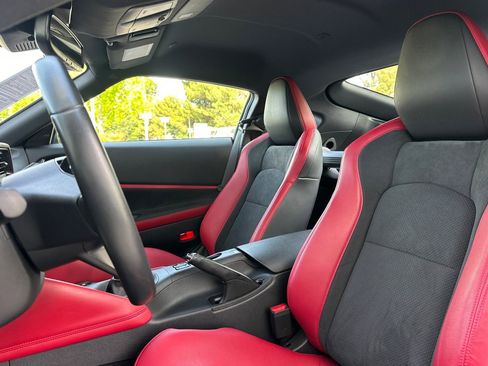 Used 2024 Nissan Z Performance w/ Floor Mat Package image 5