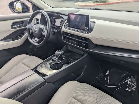 Certified 2025 Nissan Rogue SV image 13