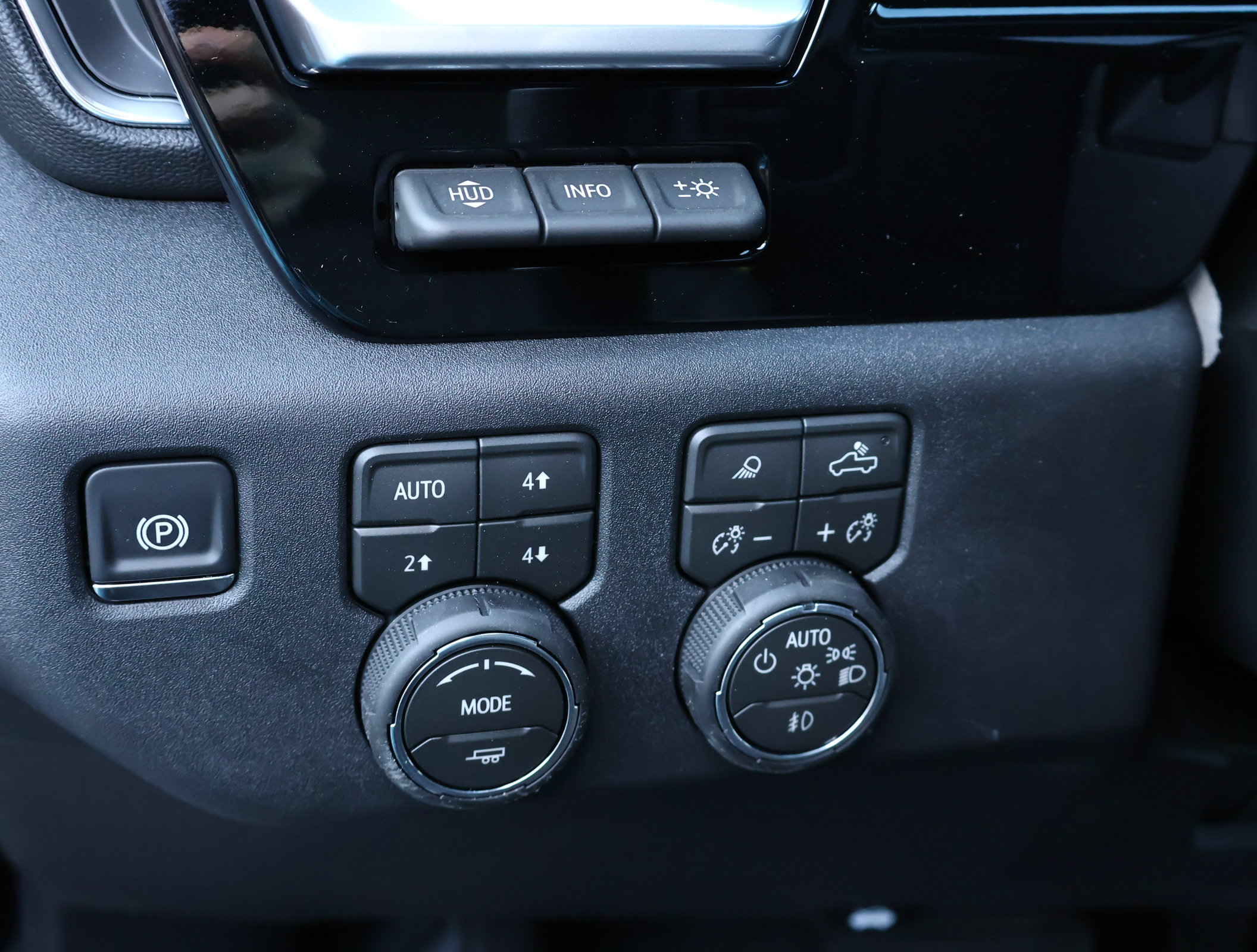 New 2026 Chevrolet Silverado 2500 High Country w/ Midnight Edition AWD/4WD image 13