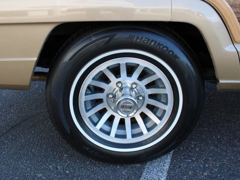 Used 1990 Jeep Grand Wagoneer image 88