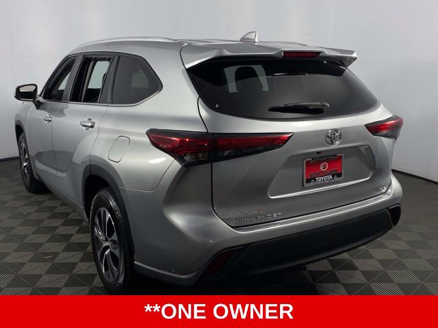 Used 2023 Toyota Highlander XLE FWD image 6