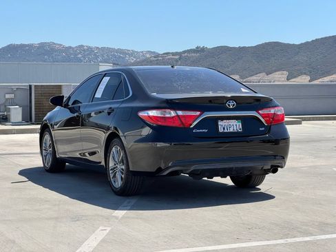 Used 2017 Toyota Camry SE w/ Moonroof Package FWD image 31