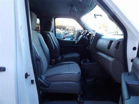 Used 2018 Nissan NV 3500 S image 10