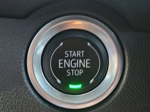Used 2024 Chevrolet Traverse LT AWD/4WD image 17