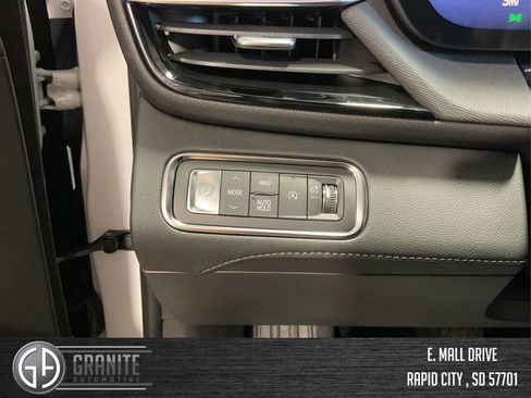 New 2026 Buick Enclave Sport Touring w/ Super Cruise Package AWD/4WD image 19