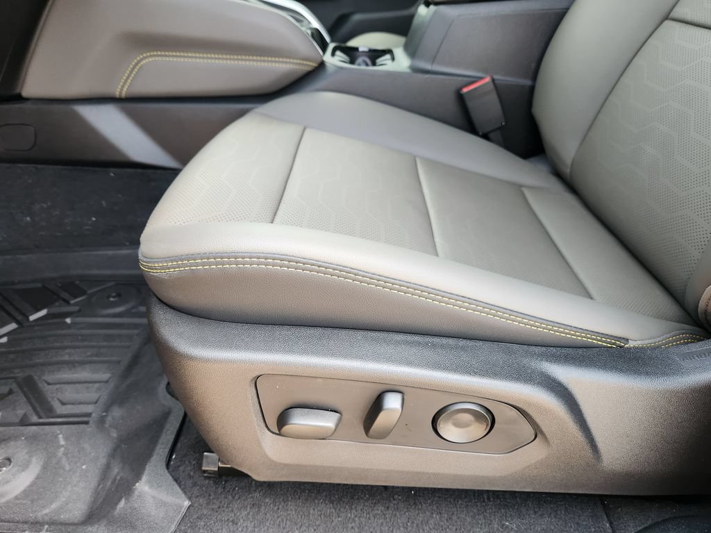 New 2026 Chevrolet Colorado ZR2 w/ Technology Package AWD/4WD image 17
