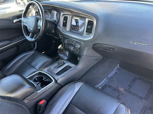 Used 2022 Dodge Charger SXT w/ Leather Interior Group image 8