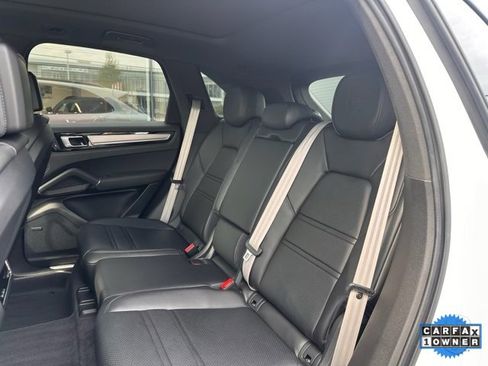 Used 2023 Porsche Cayenne Platinum Edition image 12