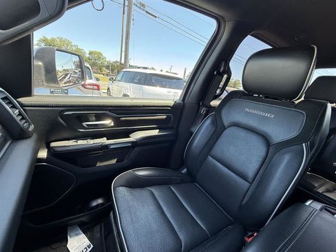 Used 2024 RAM 1500 Laramie AWD/4WD image 14