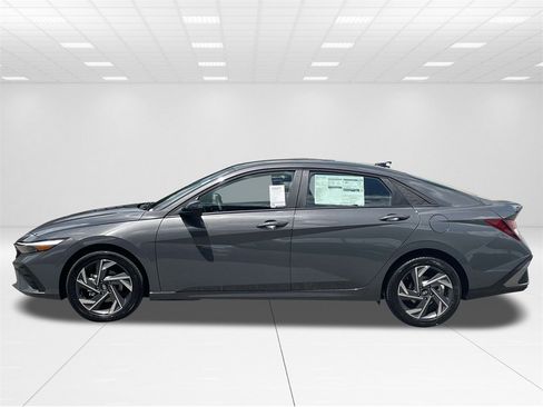 New 2025 Hyundai Elantra Sport image 4