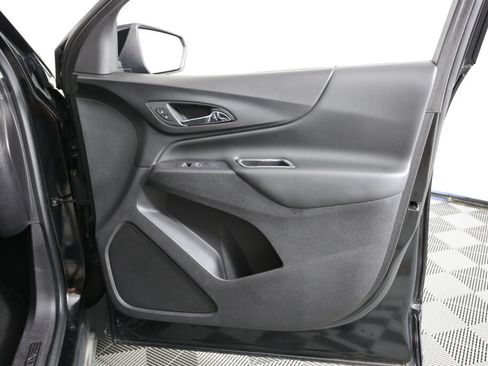 Used 2018 Chevrolet Equinox LT FWD image 27