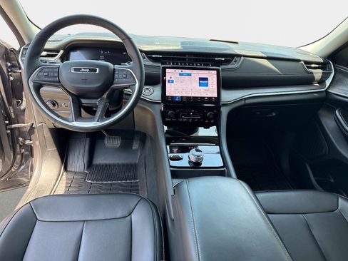 Certified 2024 Jeep Grand Cherokee L Limited w/ Black Appearance Package AWD/4WD image 19