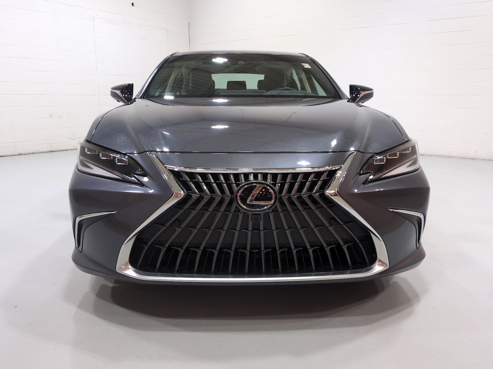Used 2023 Lexus ES 350 Ultra Luxury w/ Accessory Package (Z1) FWD image 9