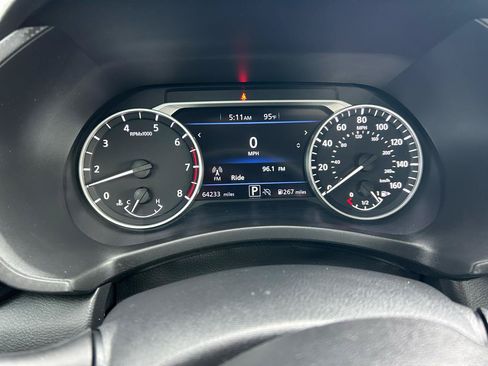 Used 2024 Nissan Sentra SV FWD image 5
