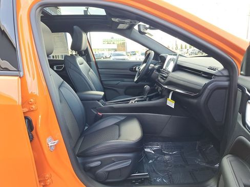 New 2026 Jeep Compass Latitude w/ Sun and Sound Group AWD/4WD image 16