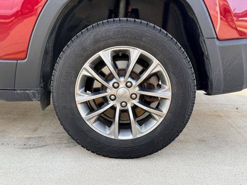 Used 2020 Jeep Cherokee Latitude Lux w/ Quick Order Package 26H Lux image 6