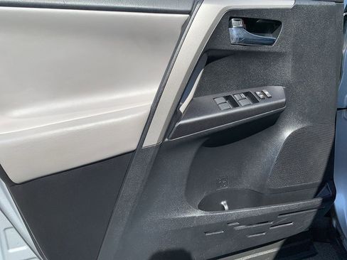 Used 2018 Toyota RAV4 XLE image 14