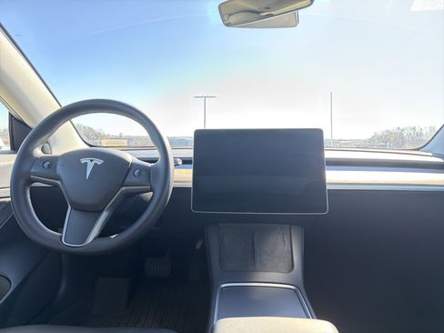 Used 2021 Tesla Model 3 Standard Range Plus image 29