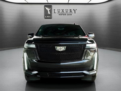 Used 2021 Cadillac Escalade Sport image 2