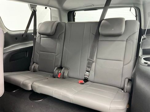 Used 2019 Chevrolet Suburban LT image 6