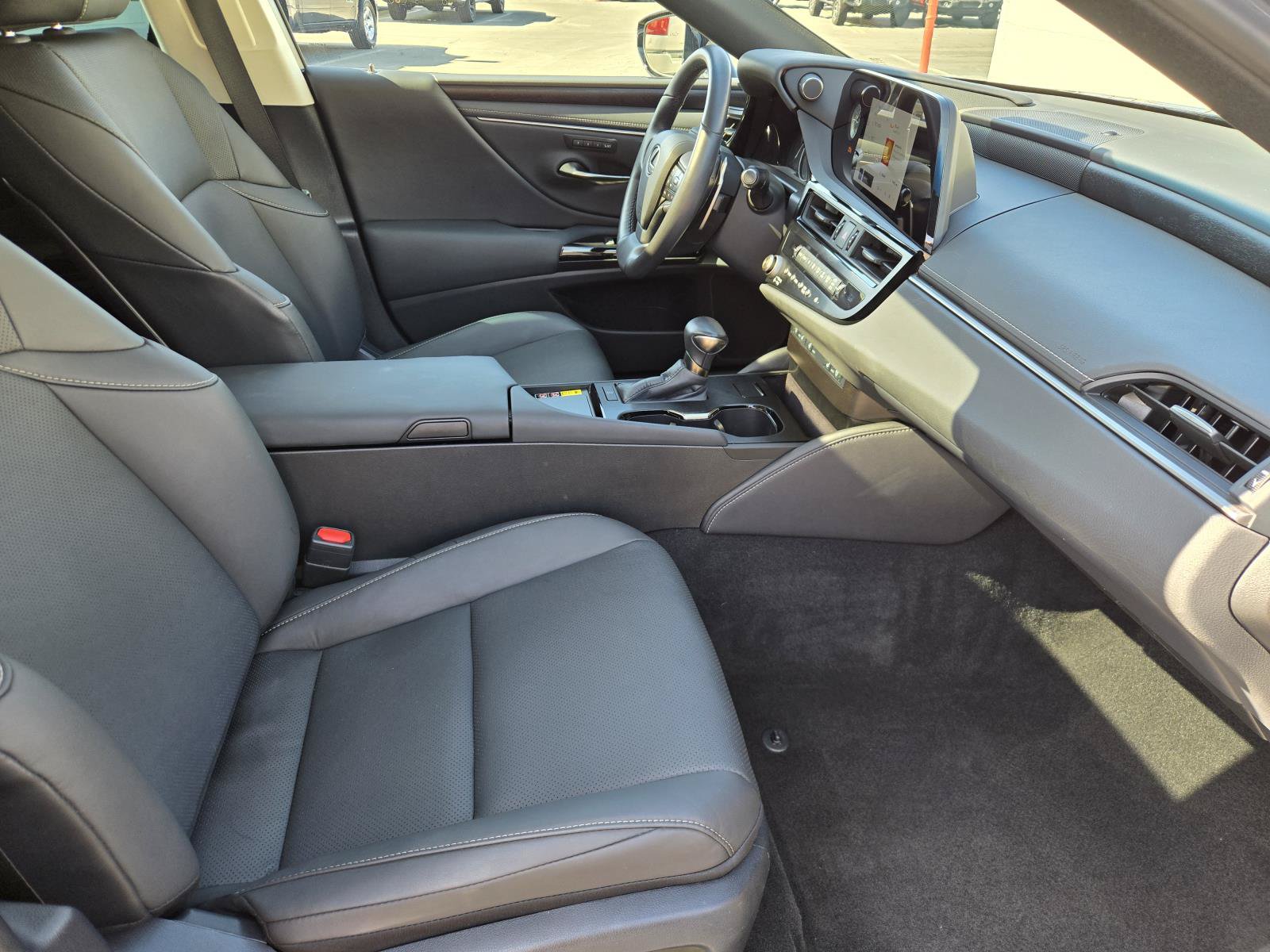 Used 2024 Lexus ES 350 w/ Premium Package FWD image 30