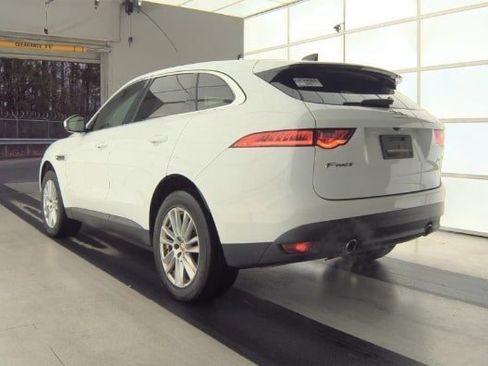Used 2020 Jaguar F-PACE Prestige image 2
