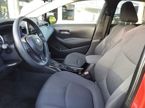 Used 2021 Toyota Corolla LE FWD image 19
