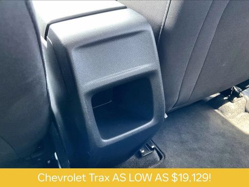 Used 2024 Chevrolet Trax LS w/ LS Convenience Package FWD image 32