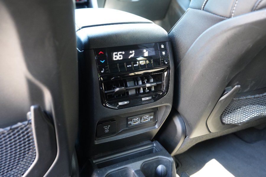 Used 2024 Jeep Grand Cherokee L Limited w/ Luxury Tech Group II AWD/4WD image 20