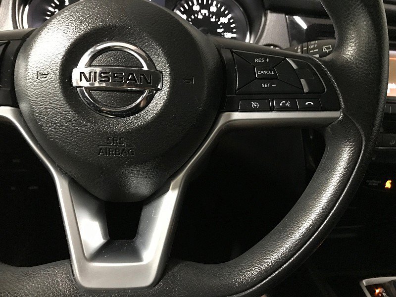 Used 2017 Nissan Rogue SV FWD image 25