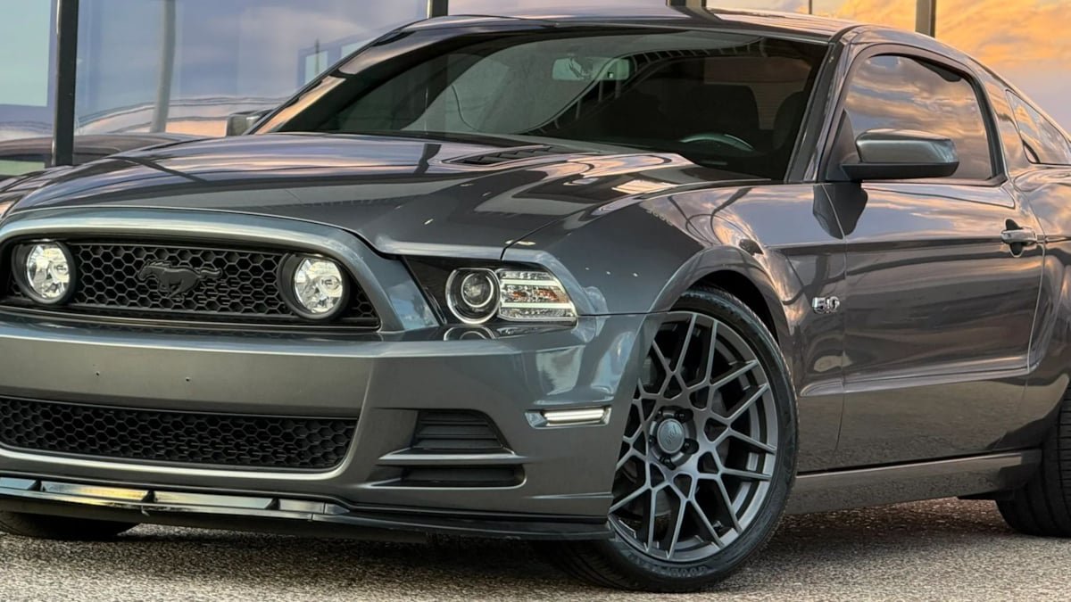 Used 2014 Ford Mustang GT w/ Brembo Brake Package RWD image 2