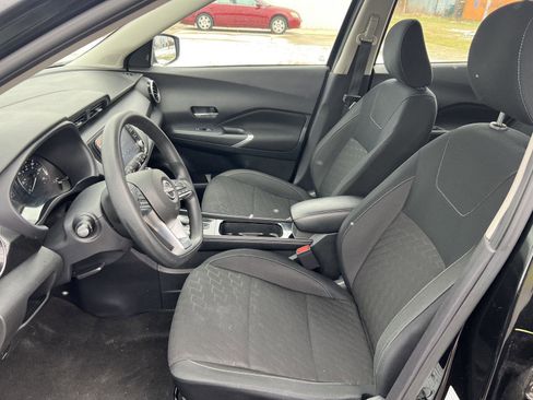 Used 2024 Nissan Kicks SV image 11