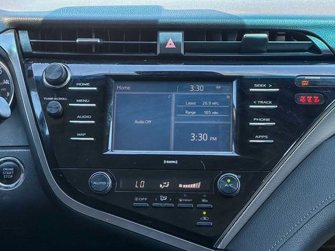 Used 2020 Toyota Camry SE w/ Convenience Package FWD image 13