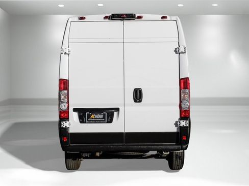 Used 2021 RAM ProMaster 2500 w/ Convenience Group image 7