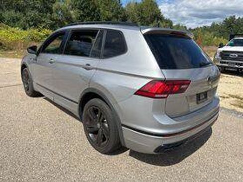 Used 2024 Volkswagen Tiguan SE R-Line FWD image 7