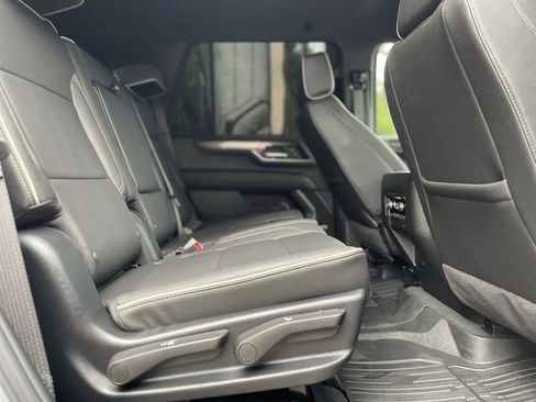 Used 2025 GMC Yukon Elevation image 20
