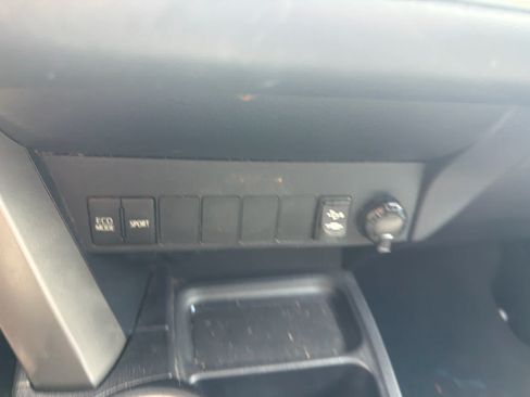 Used 2016 Toyota RAV4 XLE FWD image 27