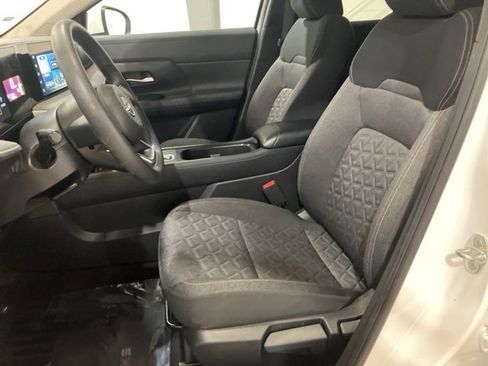 Used 2025 Nissan Kicks SV image 11