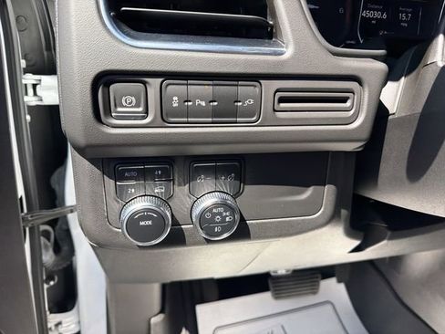 Used 2021 GMC Yukon SLE image 17