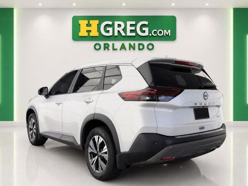 Used 2023 Nissan Rogue SV FWD image 2